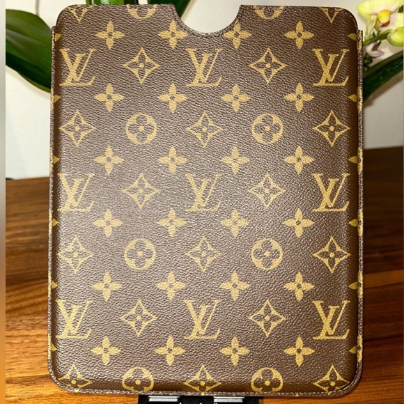 Louis Vuitton Accessories - Authentic Louis Vuitton Monogram IPod
Holder